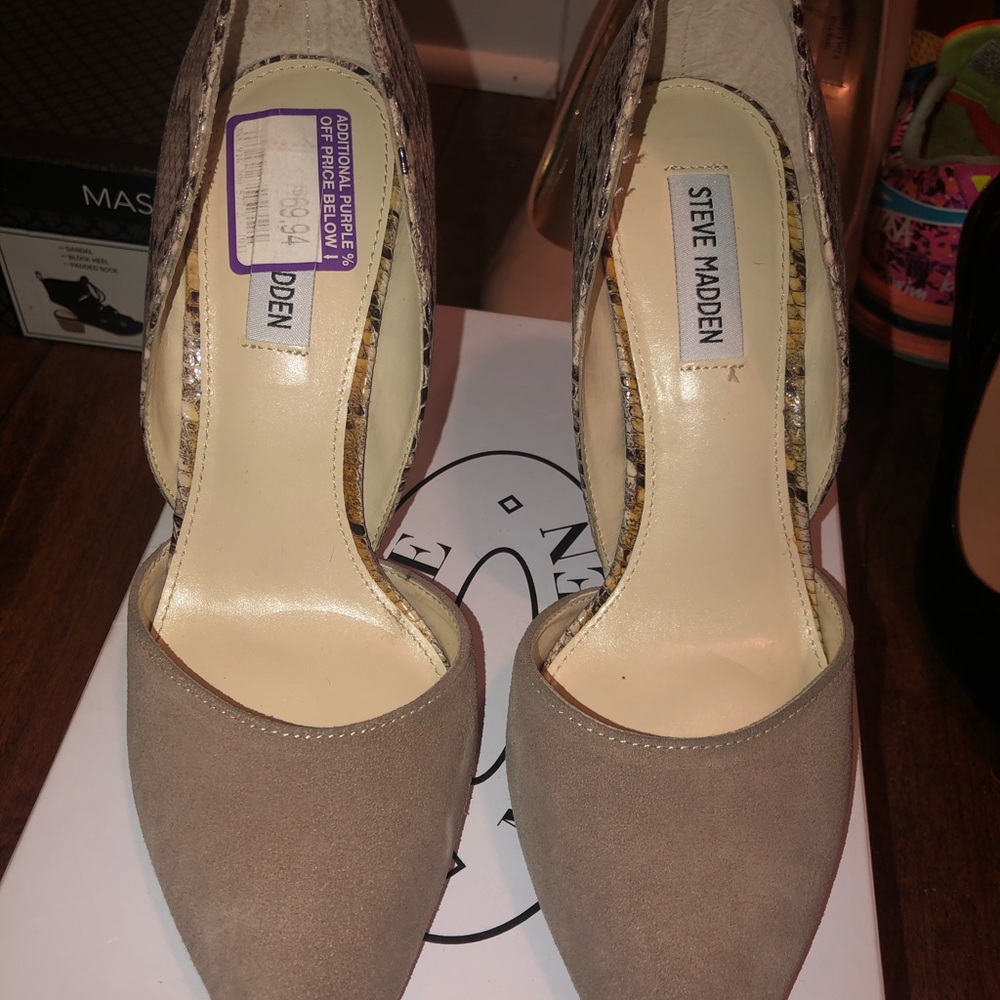Steve Madden Pumps - snake skin and suede - Picture 3 of 3